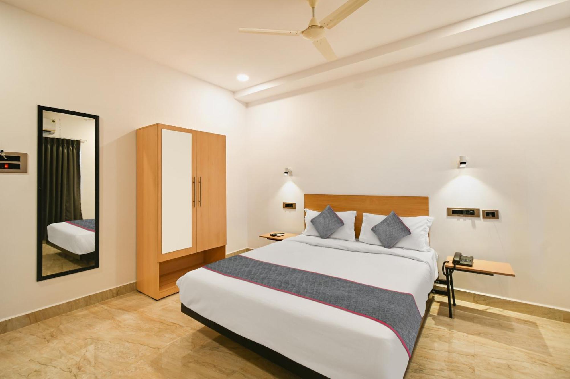 Super Townhouse De Alphabet Karmanghat Hyderabad Bagian luar foto