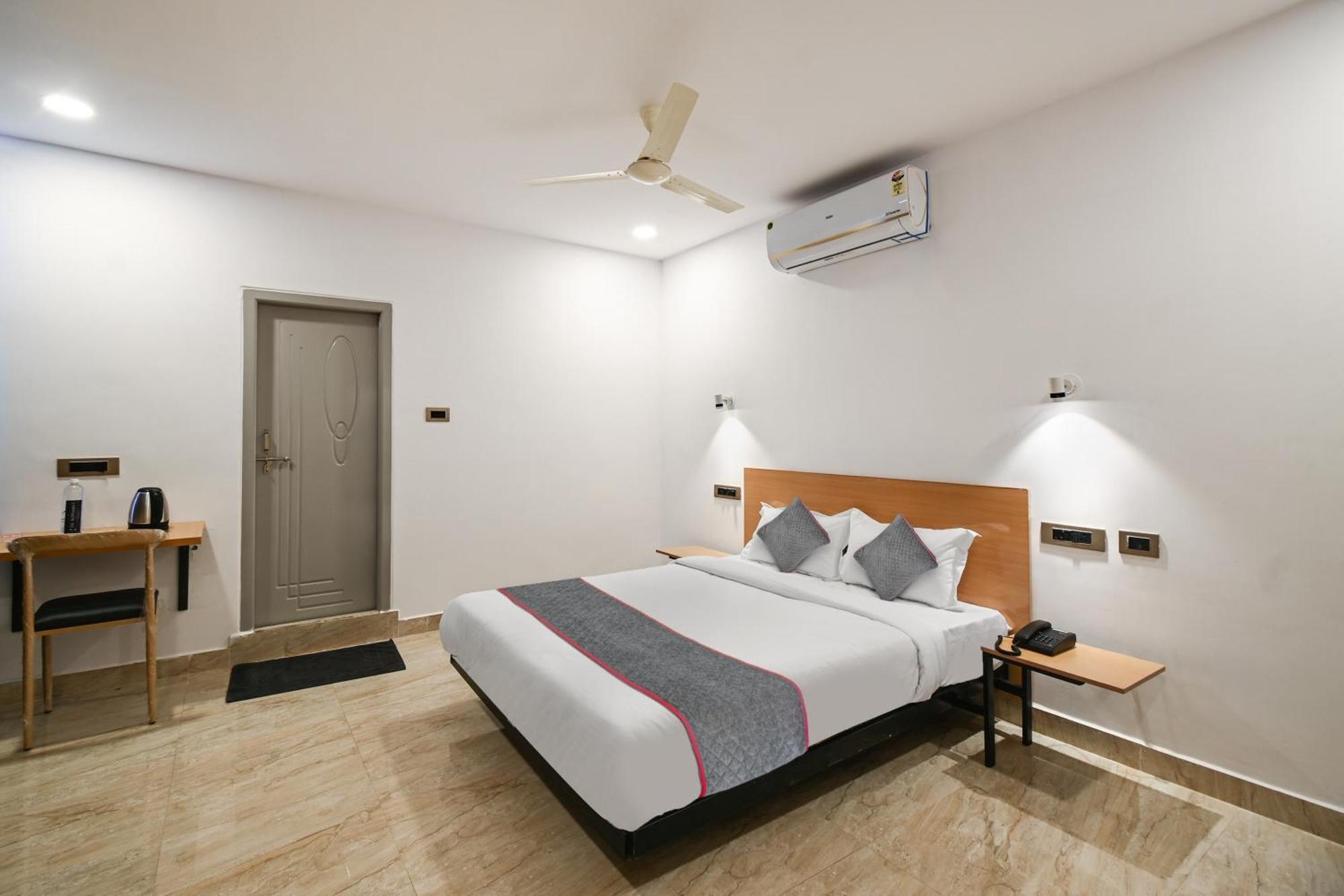 Super Townhouse De Alphabet Karmanghat Hyderabad Bagian luar foto